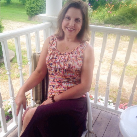 Meet Your Posher, Amy - Picture 1 of 4