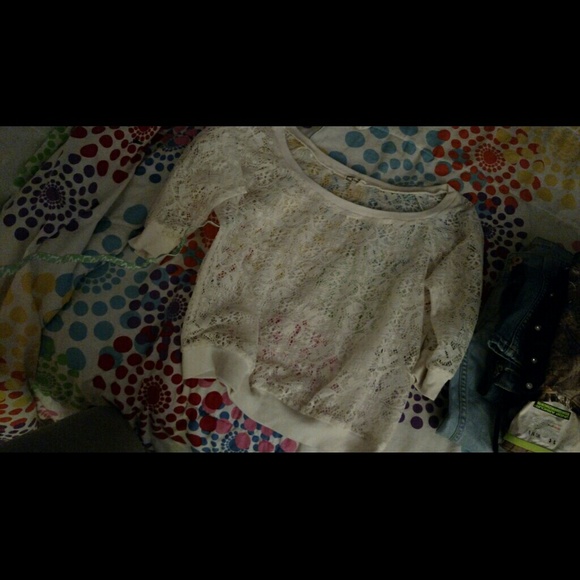 Off the shoulders lace shirt