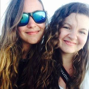 Meet your Posher, Olivia