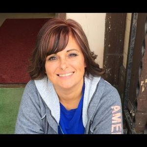 Meet your Posher, Sharon