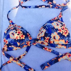 Victoria's Secret bathing suit top. Size medium