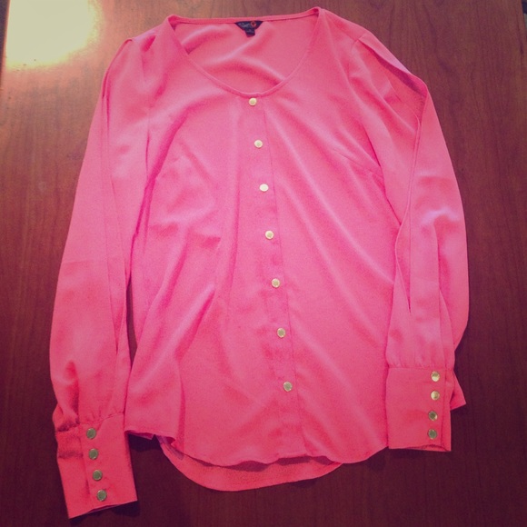 Guess open sleeve blouse 20% Off w Bundle!