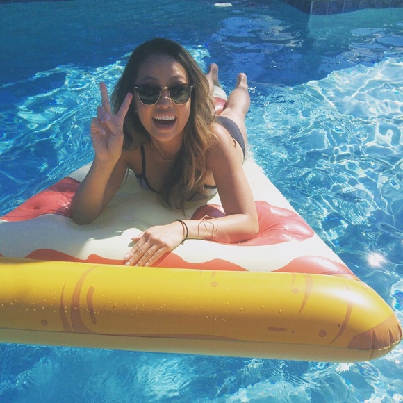 Meet your Posher, Connie