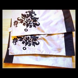 3 brown satin placemats and table runner