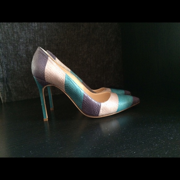 SOLD! Manolo Blahnik