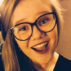 Meet your Posher, Caroline