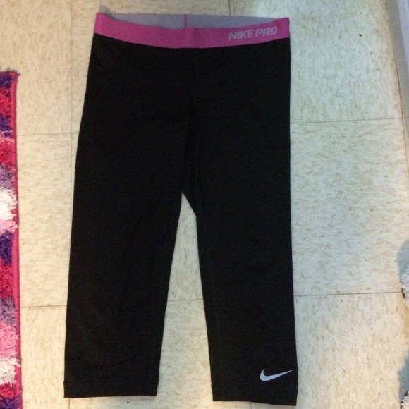 Nike pro cropped leggings