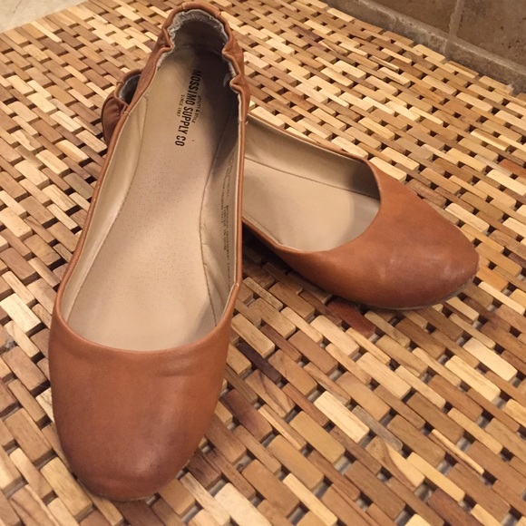 Brown faux leather ballet flats
