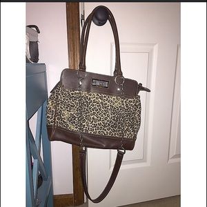 REDUCED PRICE, DISCOUNTED SHIPPING- Chaps handbag