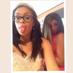 Meet your Posher, Yarimar