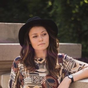 Meet your Posher, Lauren