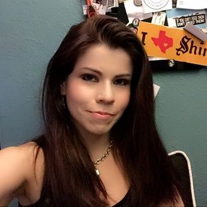 Meet your Posher, Desiree