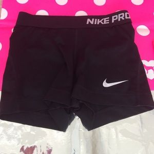 XS nike pros -black
