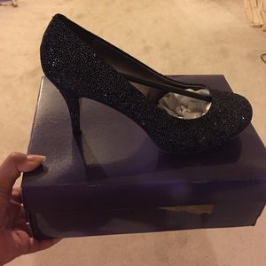 Black glitter pumps