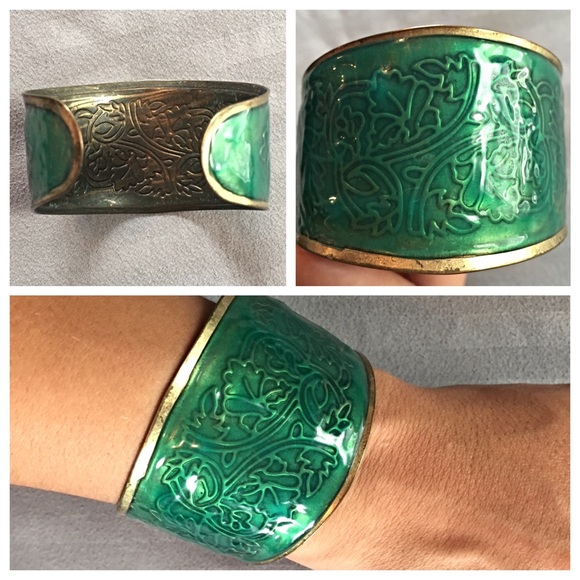 Five bracelets!!! - Picture 2 of 4
