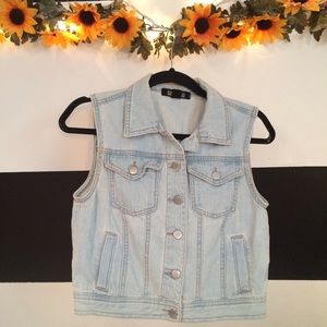 Forever 21 Denim Vest✨