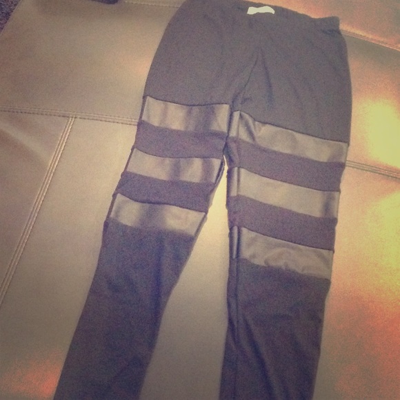 Black leggings