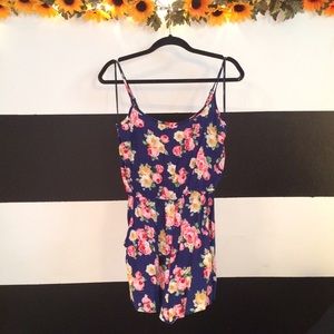 Forever 21 Floral Romper ✨🌼🌺