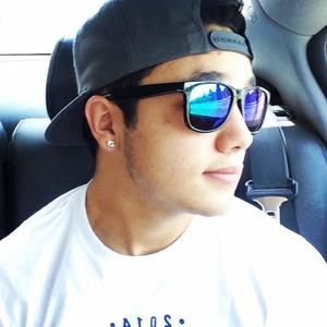 Meet your Posher, Aaron