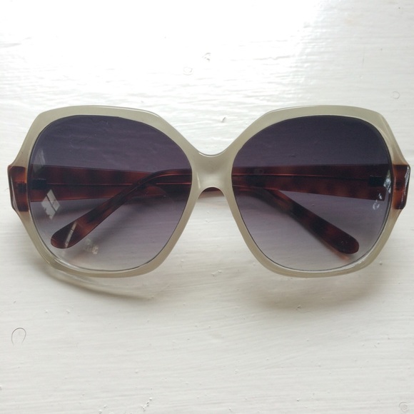 Pearl and Tortoise shell sunglasses