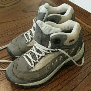 NWOT Merrell goretex hiking boots