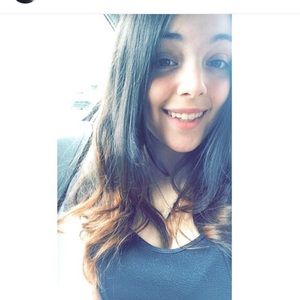 Meet your Posher, Danielle