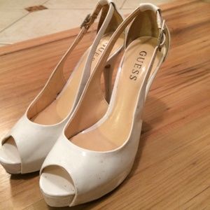 Guess white pumps / heels 6.5M