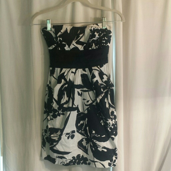Semi formal dress for parties, weddings, dances. - Picture 1 of 3