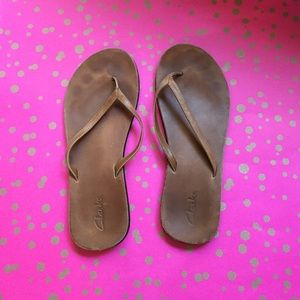 Clarks Tan Flip-Flops