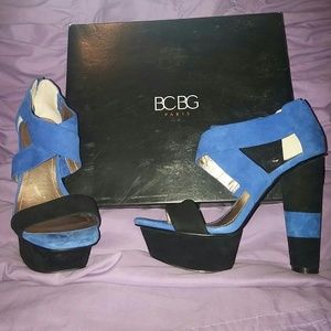 BCBG black and blue sandal heels