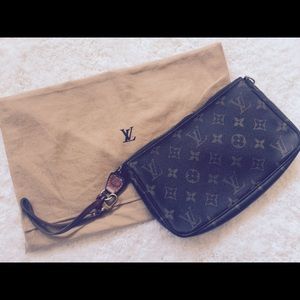 authentic Louis Vuitton pouch/clutch.