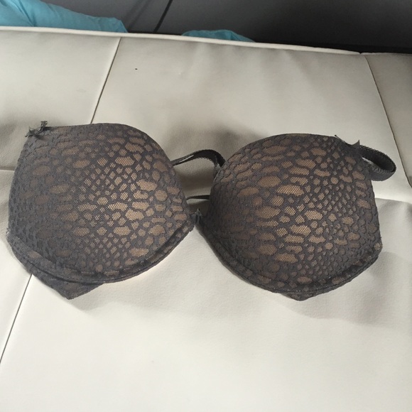 "Scarlet" style push-up aerie bra