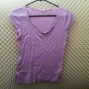 Light purple stones on top, size S to M