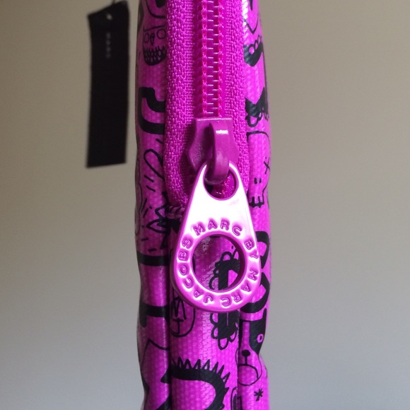 Marc Jacobs Tablet Case - Picture 2 of 3