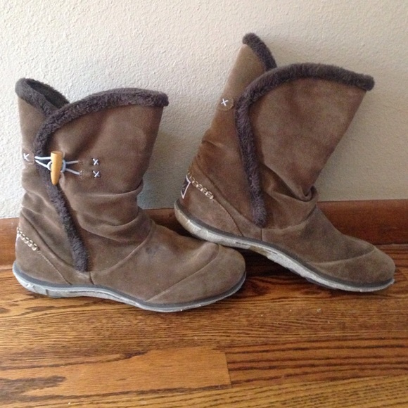 Suede boots