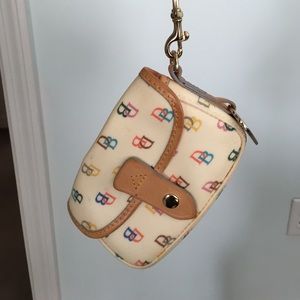 Dooney & Bourke wristlet