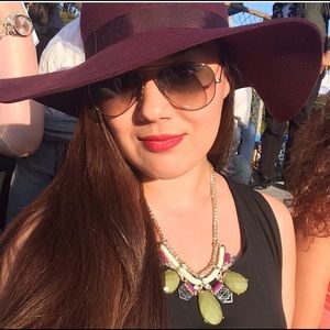 Meet your Posher, Elda