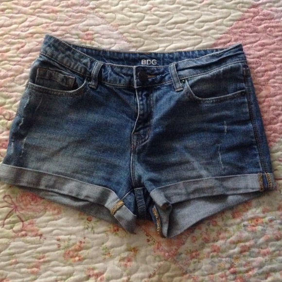 BDG mid rise shorts