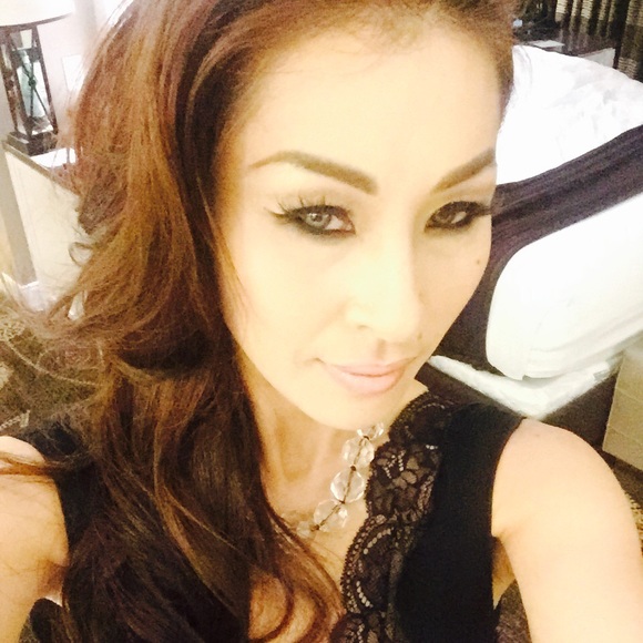 Meet your Posher, Paris - Picture 2 of 4