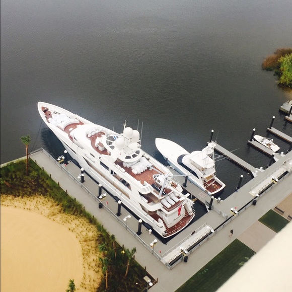 Meet your Posher, Paris - Picture 3 of 4