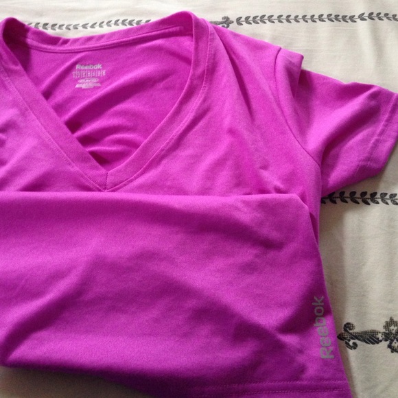 *Host Pick* Reebok medium Tshirt. EUC. - Picture 4 of 4