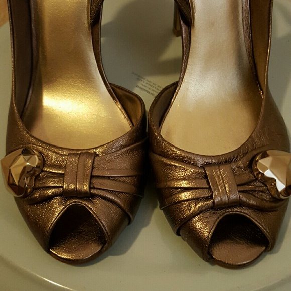 Heels - Picture 2 of 4