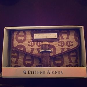Brand new Etienne Aigner wallet 👛👜
