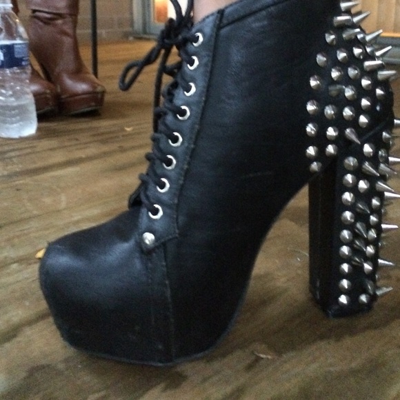 Spiked heel black boots / booties - Picture 3 of 4
