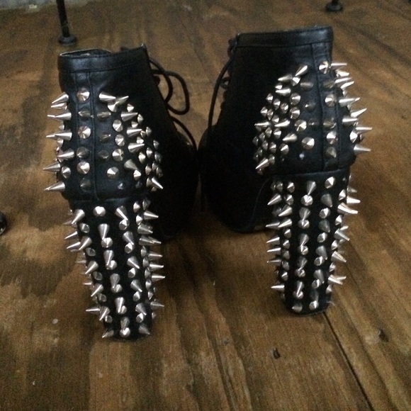 Spiked heel black boots / booties - Picture 4 of 4