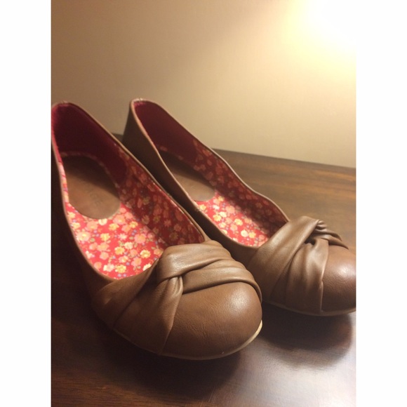 Adorable Brown Wedges