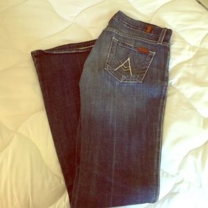 A pocket 7 jeans!