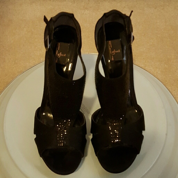 High heels with a platform at the toe box