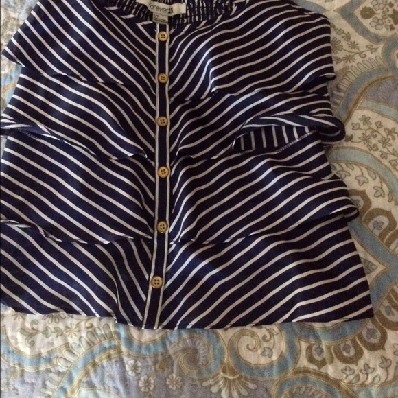 Pinstriped crop top - Picture 2 of 3