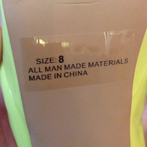 Shoes - Picture 4 of 4